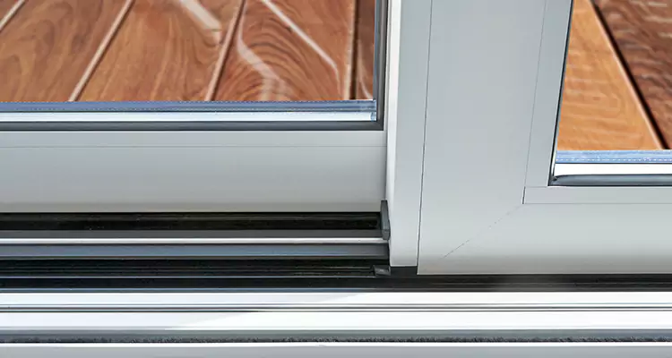 Patio Doors Leaking Water Issue Repair Services in Four Corners, FL