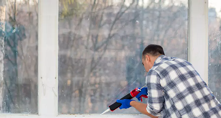 Quality Sliding Shower Door Repair for Closing Issues in Four Corners, FL